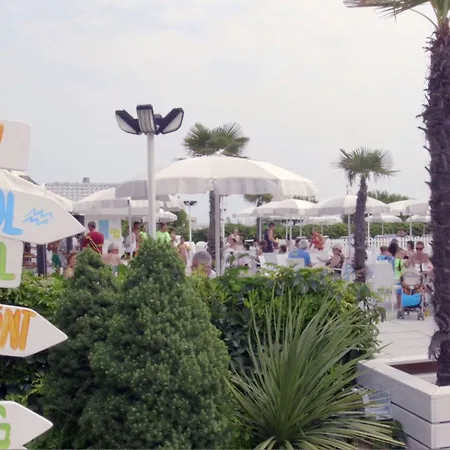 Szálloda Promenade Universale Cesenatico