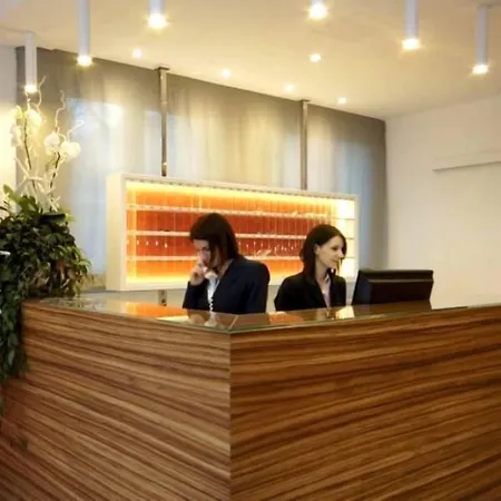 酒店 Promenade Universale 切塞纳蒂科