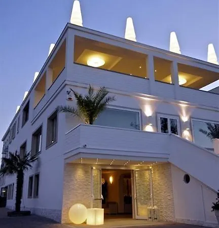 Promenade Universale 3*