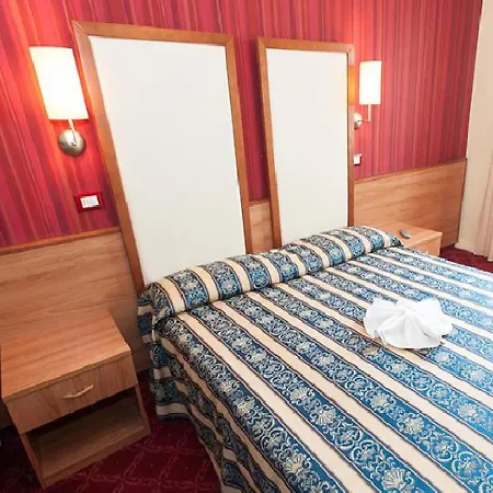 Szálloda Promenade Universale 3*