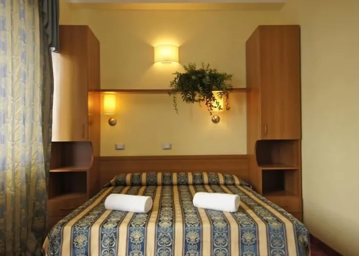 Promenade Universale