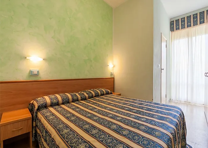 Promenade Universale Hotell 3*