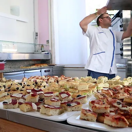 Promenade Universale Hotel 3*