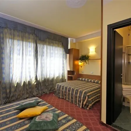 Promenade Universale Hotel 3*