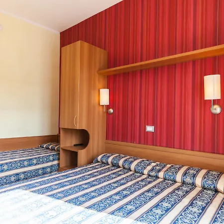 Promenade Universale Hotel 3*