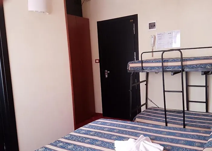 Promenade Universale 3*