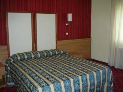 Promenade Universale