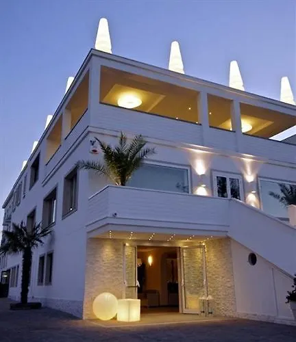 Promenade Universale 3*