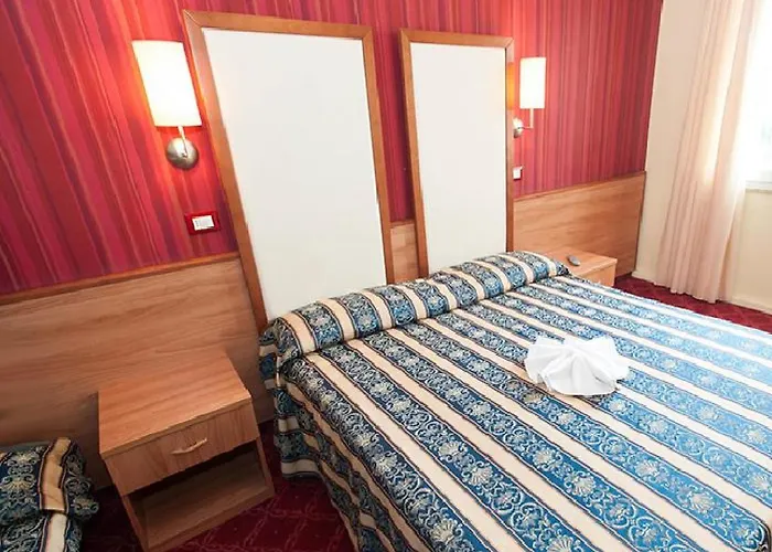 Hotel Promenade Universale 3*