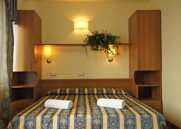 Promenade Universale